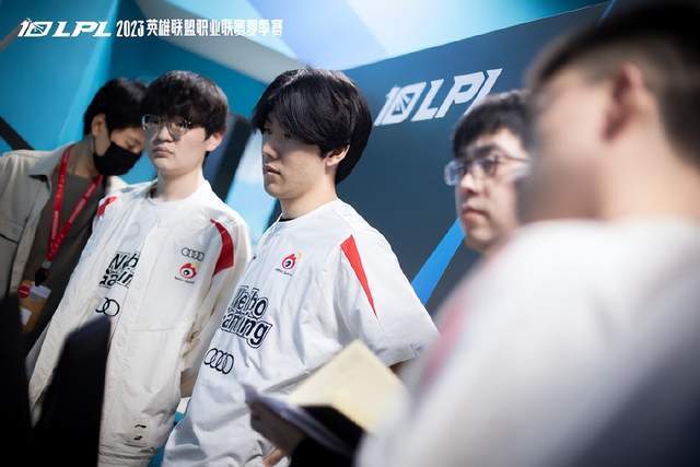 对于卢顿而 对于卢顿而